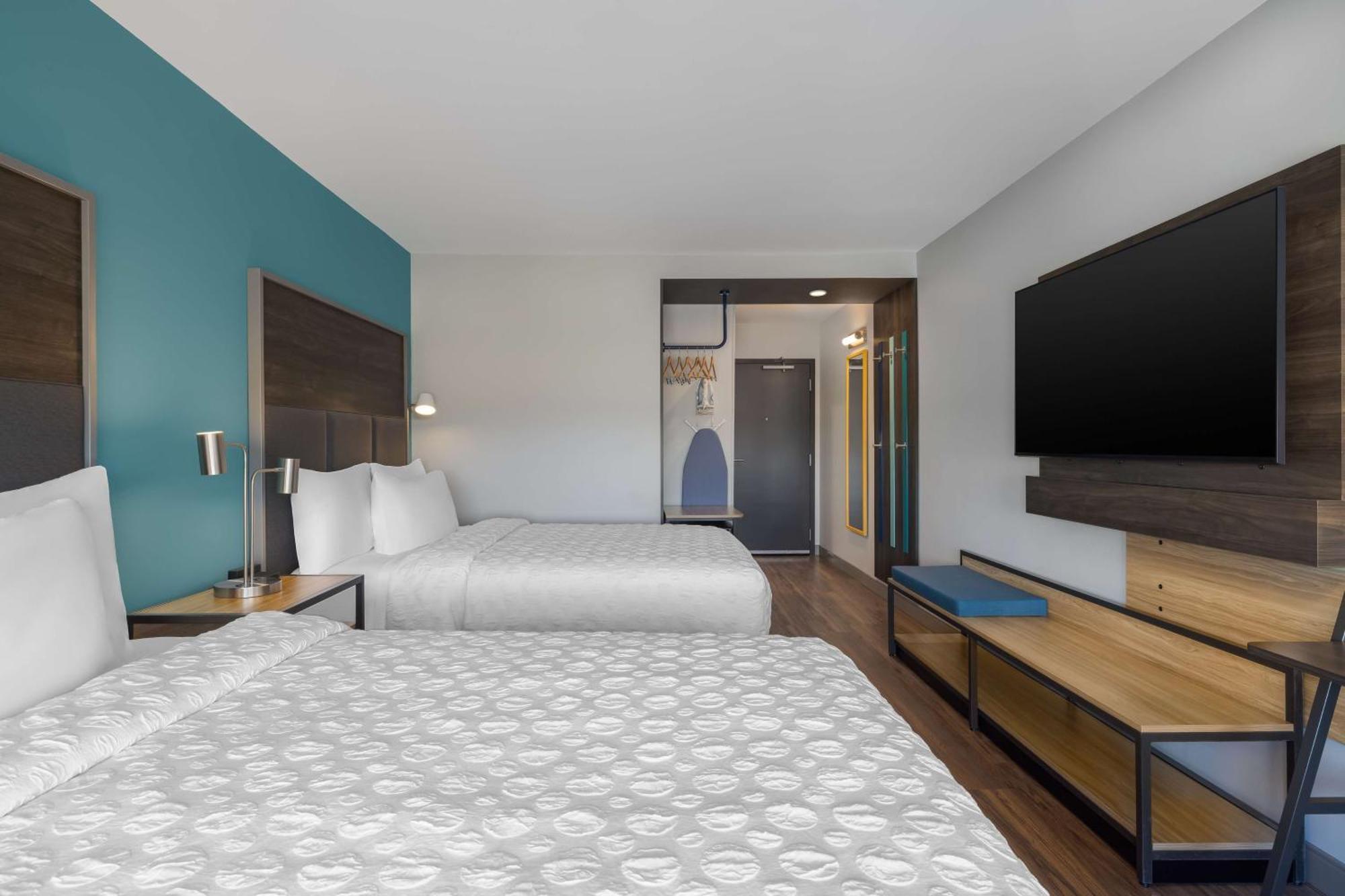 Tru By Hilton Oshkosh Hotel ภายนอก รูปภาพ