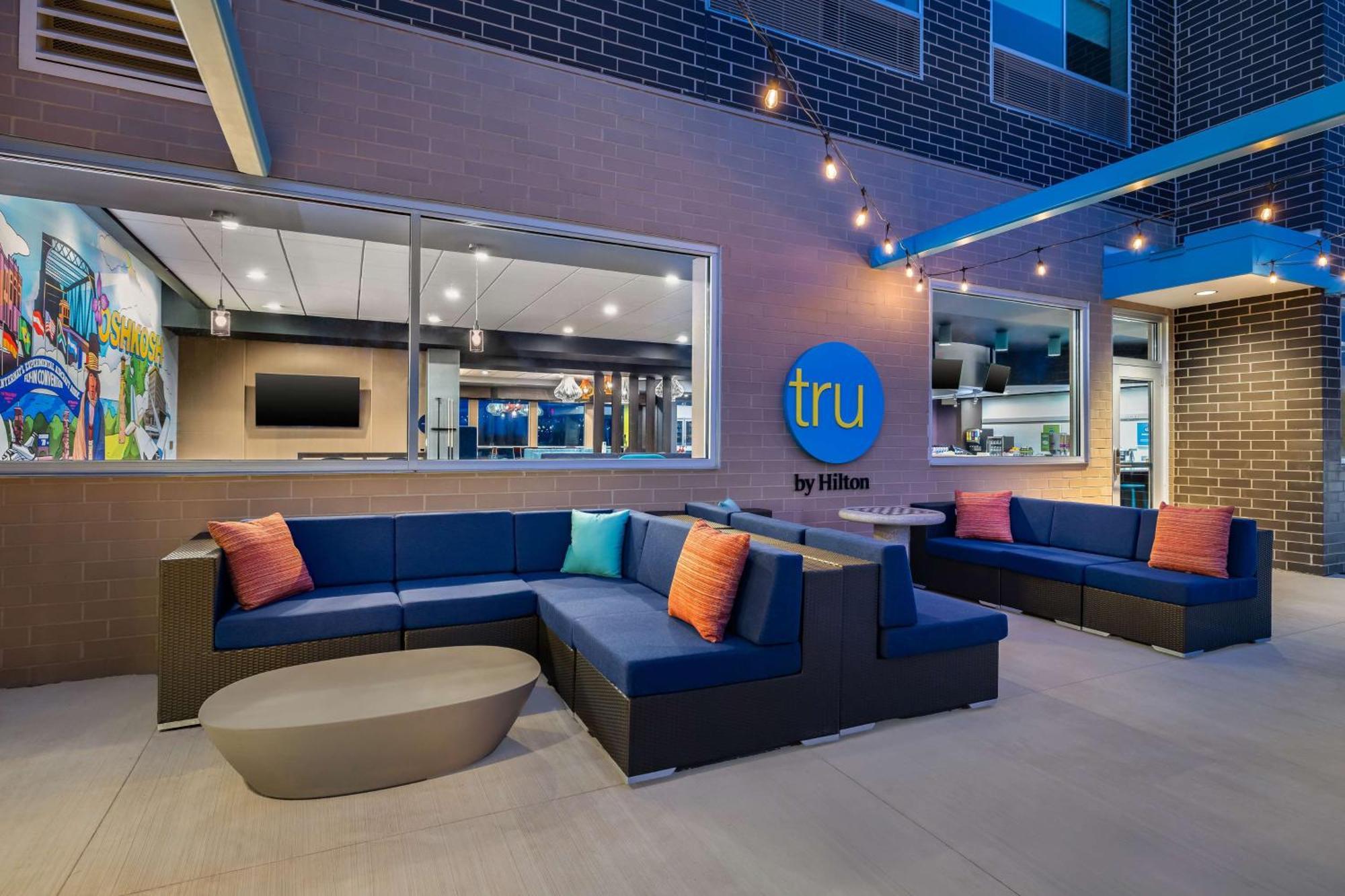 Tru By Hilton Oshkosh Hotel ภายนอก รูปภาพ